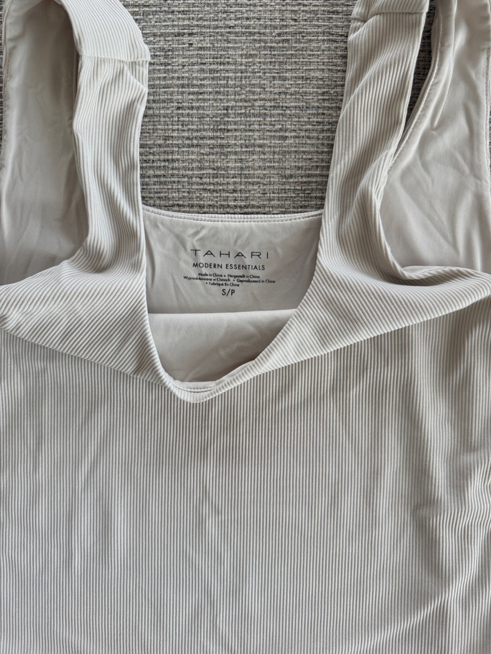 Tahari Modern Essentials Ivory Ribbed Tank Top Size Small - Picture 2 of 3